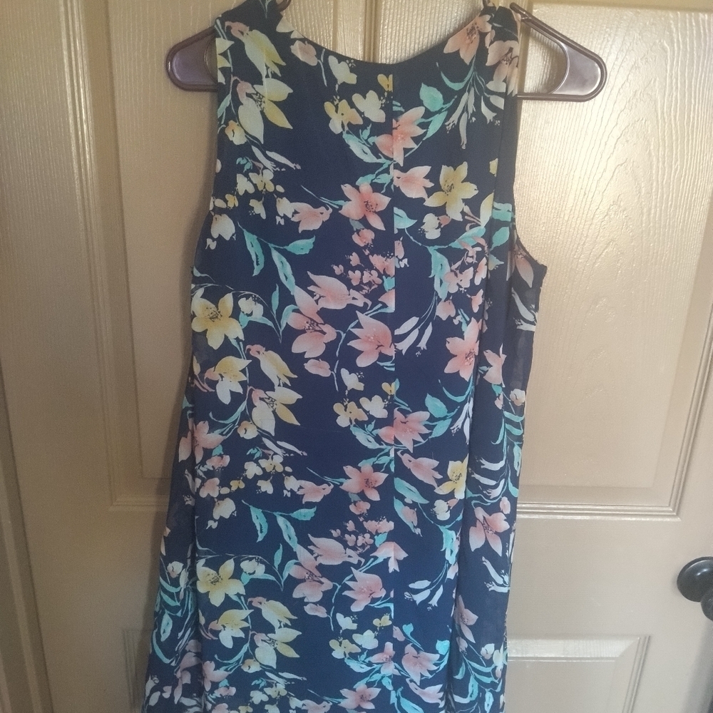 Ladies Top - Picture 2 of 13